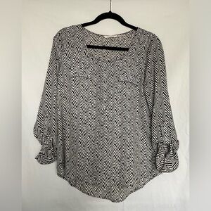Blu Pepper Black and White Bell Sleeve Blouse